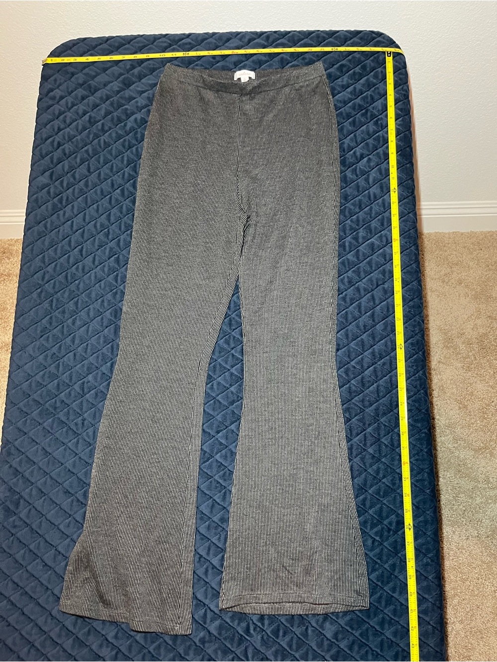 Colsie Ribbed Flare Leggings - Gray